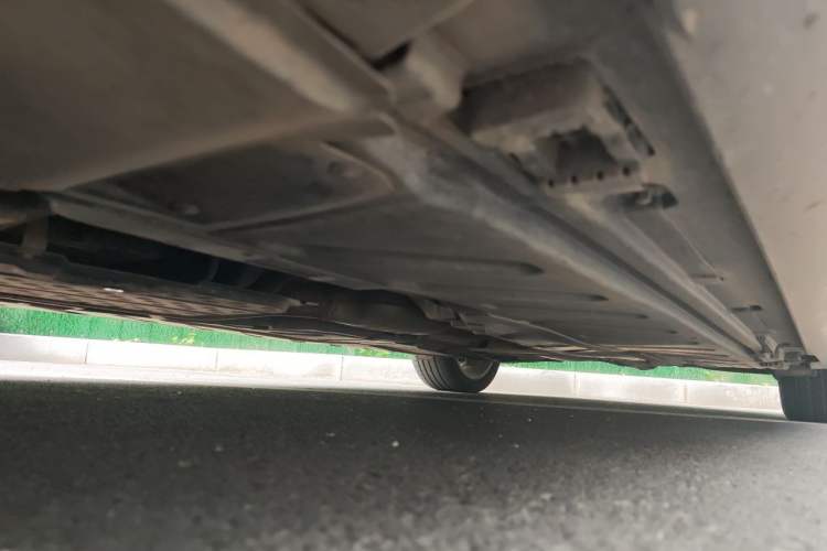 Used Mercedes-Benz E-Class 2018 Facelift E 200 L Chassis Front Left