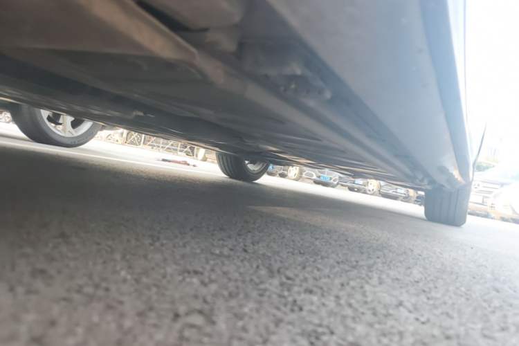 Used Mercedes-Benz E-Class 2018 Restyled E 300 L Sport Luxury Edition Chassis Front Left