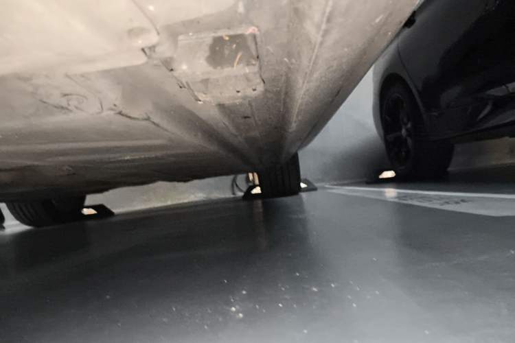 Used Mercedes-Benz E-Class 2018 E 300 L Sport Luxury Edition Chassis Front Left