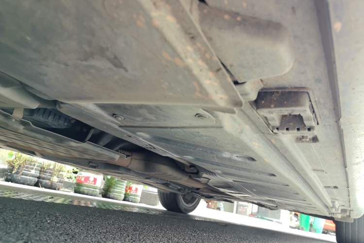 Used Mercedes-Benz E-Class 2018 Facelift E 200 L Chassis Front Left