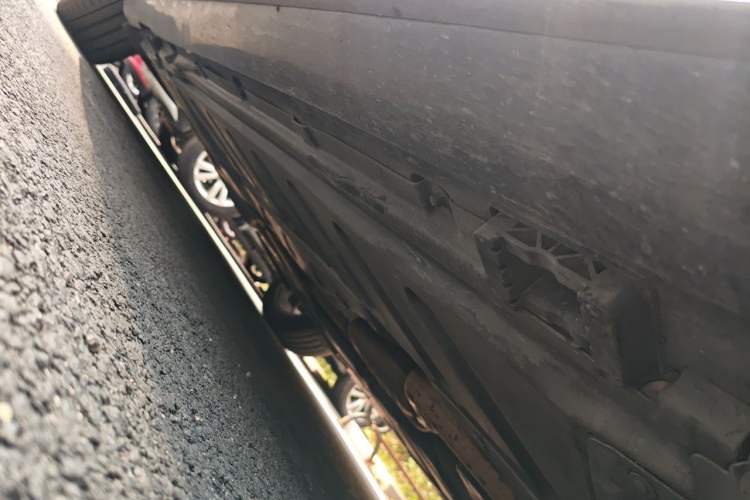 Used Mercedes-Benz E-Class 2018 E 300 L Sport Luxury Edition Chassis Front Right