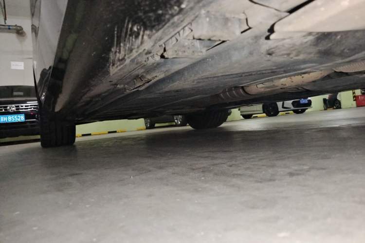 Used Mercedes-Benz E-Class 2018 E 320 L 4MATIC Chassis Front Right