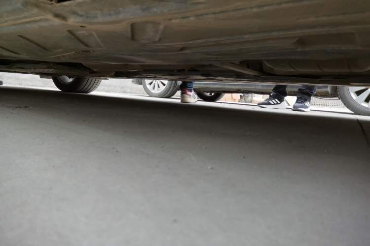 Used Mercedes-Benz E-Class 2018 E 300 L Sport Luxury Edition Chassis Rear Left