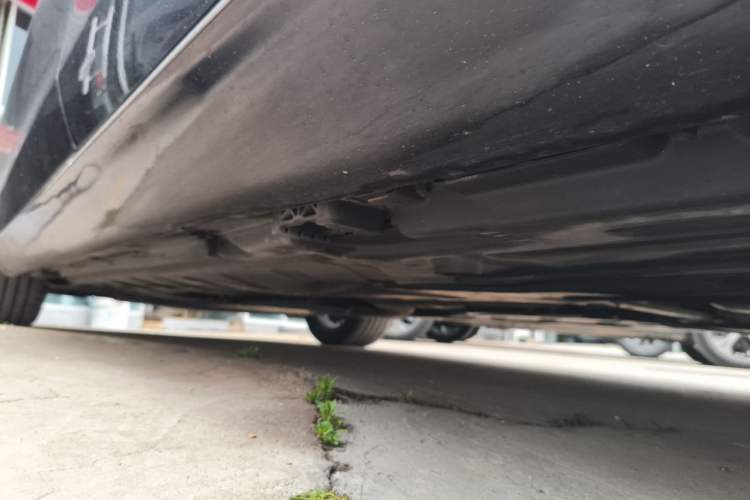 Used Mercedes-Benz E-Class 2018 E 200 L 4MATIC Chassis Rear Left