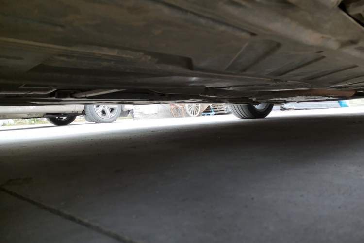 Used Mercedes-Benz E-Class 2018 E 300 L Sport Luxury Edition Chassis Rear Right