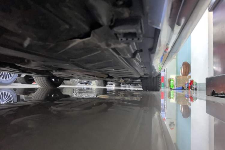 Used Mercedes-Benz E-Class 2018 E 300 L Sporty and Stylish Model Chassis Rear Right