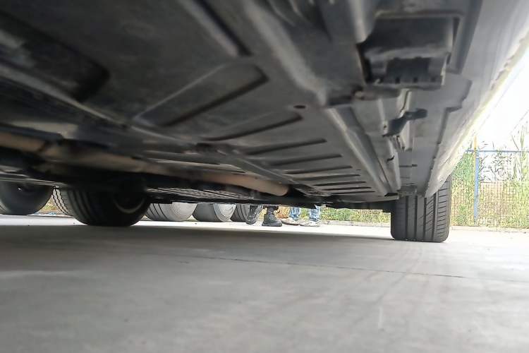 Used Mercedes-Benz E-Class 2018 Facelift E 200 L 4MATIC Chassis Rear Right
