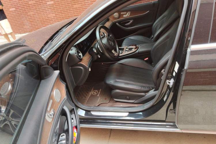 Used Mercedes-Benz E-Class 2018 Facelifted E 300 L Stylish Version Driver Seat