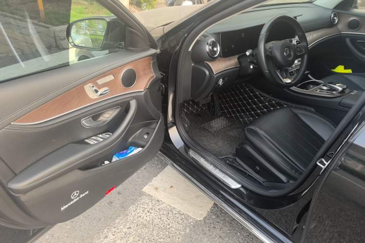 Used Mercedes-Benz E-Class 2018 Facelifted E 300 L Stylish Version Driver Seat