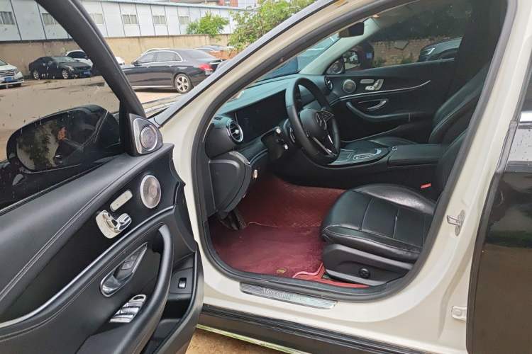 Used Mercedes-Benz E-Class 2018 Facelifted E 300 L Stylish Version Driver Seat