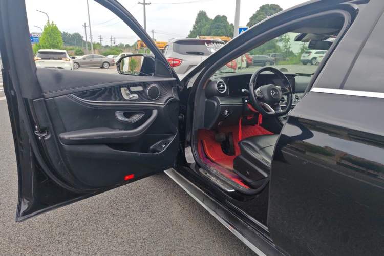 Used Mercedes-Benz E-Class 2018 Restyled E 300 L Sporty and Stylish Edition Driver Seat