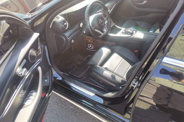 Used Mercedes-Benz E-Class 2018 E 200 L Sport 4MATIC Driver Seat