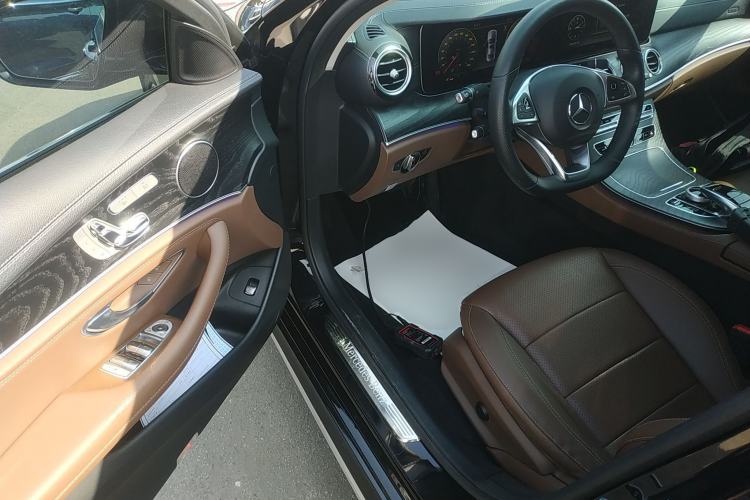 Used Mercedes-Benz E-Class 2018 Facelift E 200 L Sport 4MATIC Driver Seat