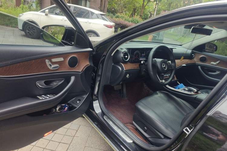 Used Mercedes-Benz E-Class 2018 E 200 L Driver Seat