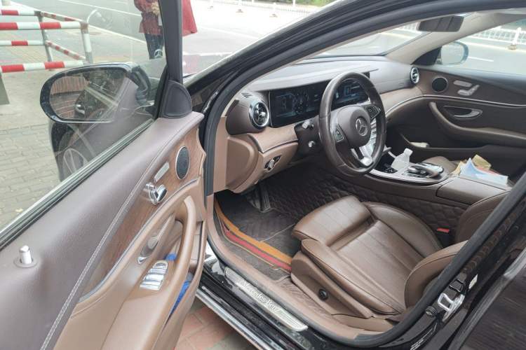 Used Mercedes-Benz E-Class 2018 Facelift E 200 L 4MATIC Driver Seat
