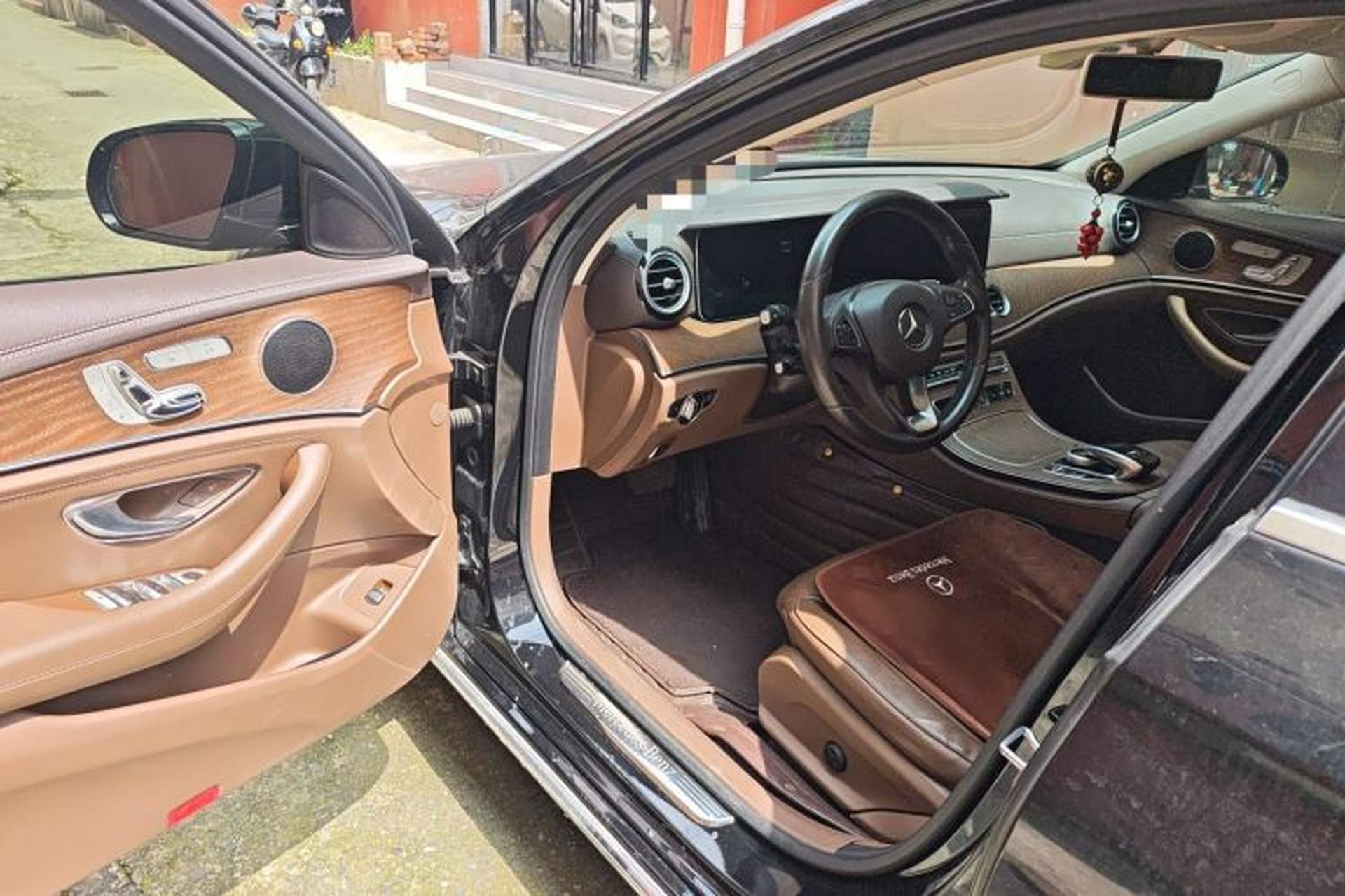 Used Mercedes-Benz E-Class 2018 Facelifted E 300 L Stylish Version Driver Seat