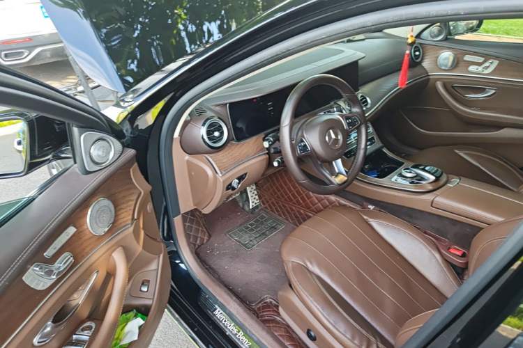 Used Mercedes-Benz E-Class 2018 Facelift E 300 L Luxury Edition Driver Seat