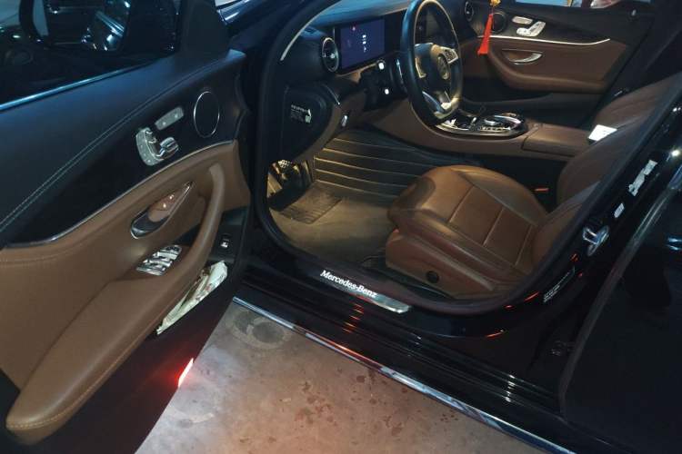 Used Mercedes-Benz E-Class 2018 Facelifted E 300 L Stylish Version Driver Seat