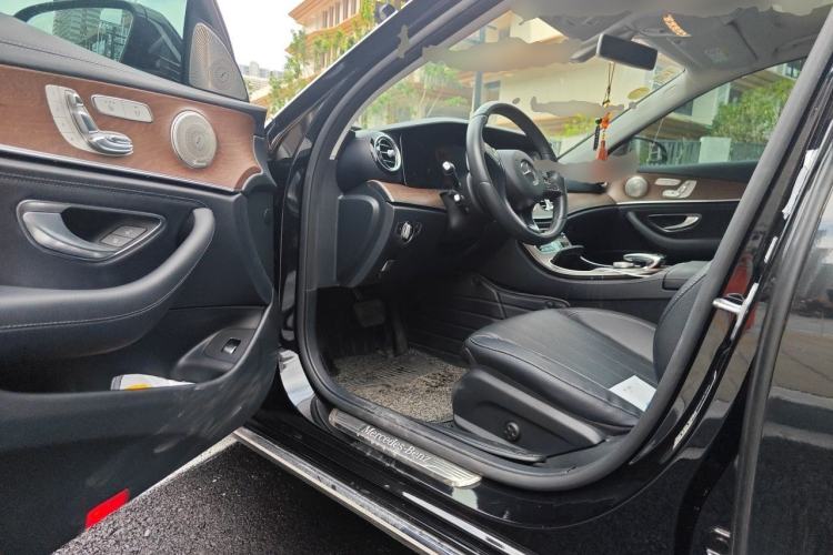 Used Mercedes-Benz E-Class 2018 Facelifted E 300 L Stylish Version Driver Seat