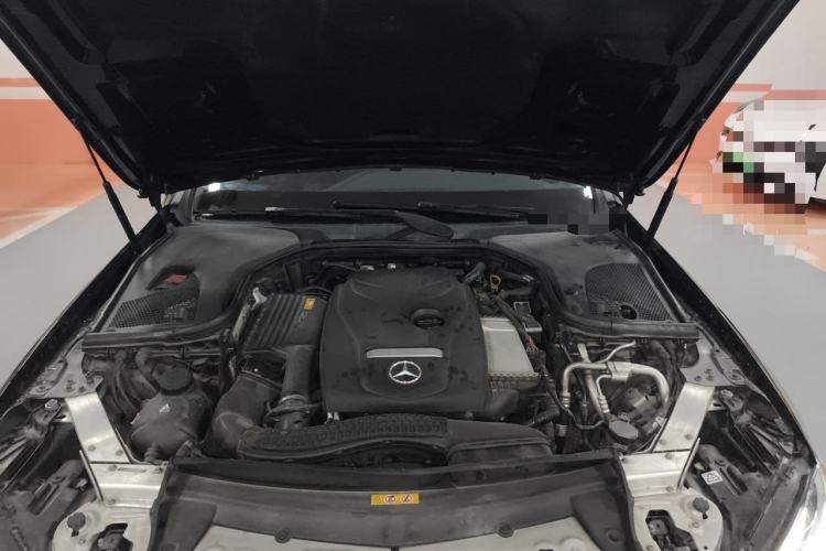 Used Mercedes-Benz E-Class 2018 E 200 L Engine Bay