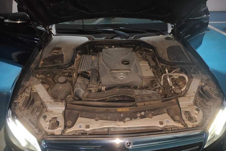 Used Mercedes-Benz E-Class 2018 E 200 L Engine Bay