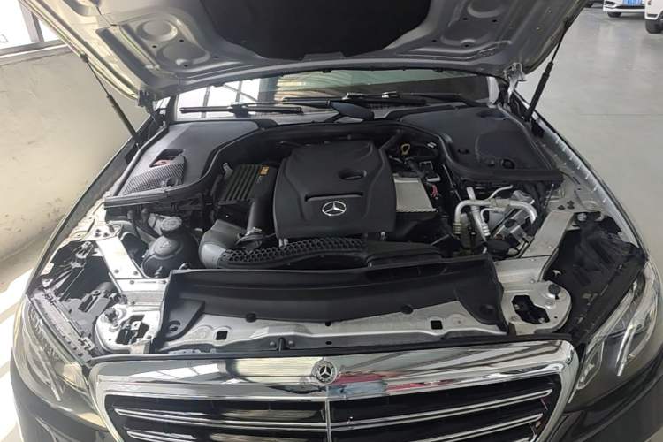 Used Mercedes-Benz E-Class 2018 E 200 L Sport Edition Engine Bay