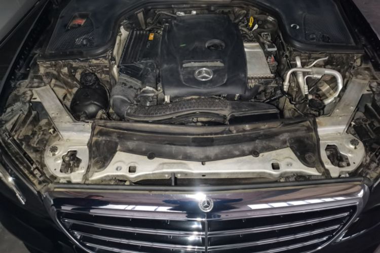 Used Mercedes-Benz E-Class 2018 Facelift E 200 L 4MATIC Engine Bay