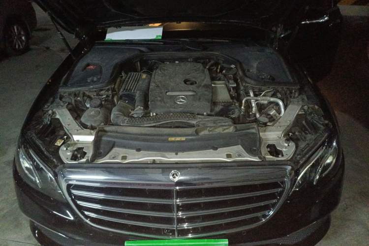 Used Mercedes-Benz E-Class 2018 E 300 L Luxury Model Engine Bay