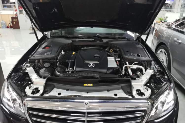 Used Mercedes-Benz E-Class 2018 Facelift E 200 L Engine Bay