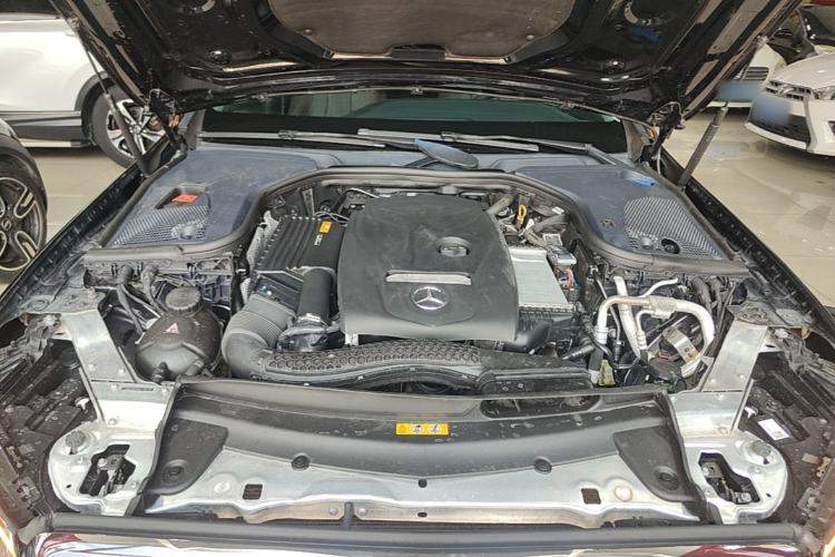 Used Mercedes-Benz E-Class 2018 E 200 L Engine Bay