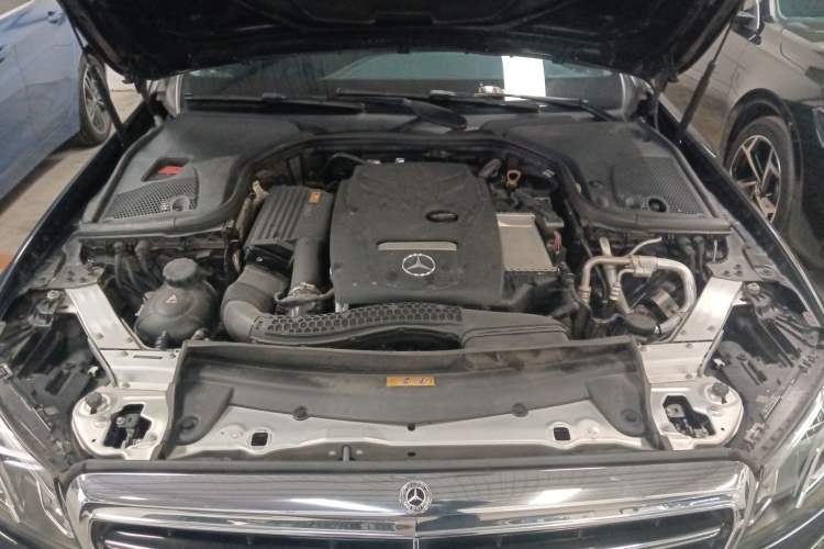 Used Mercedes-Benz E-Class 2018 Facelift E 300 L Luxury Edition Engine Bay
