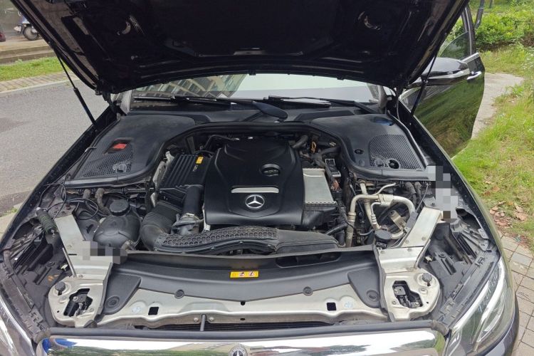 Used Mercedes-Benz E-Class 2018 E 200 L Engine Bay
