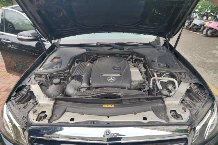 Used Mercedes-Benz E-Class 2018 E 200 L Engine Bay