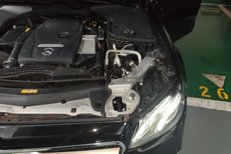 Used Mercedes-Benz E-Class 2018 E 300 L Sport Luxury Edition Engine Bay Left