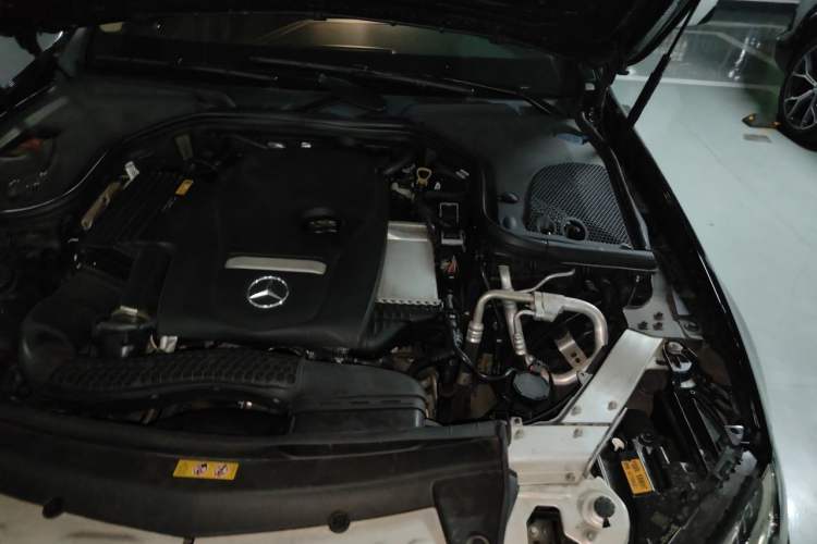 Used Mercedes-Benz E-Class 2018 E 200 L Engine Bay Left