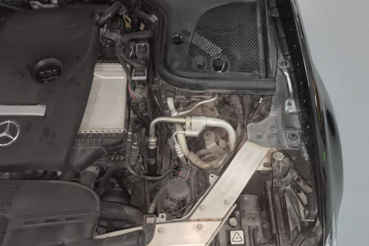 Used Mercedes-Benz E-Class 2018 E 200 L Engine Bay Left