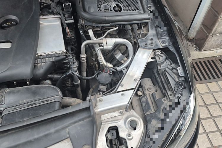 Used Mercedes-Benz E-Class 2018 Facelift E 200 L Engine Bay Left