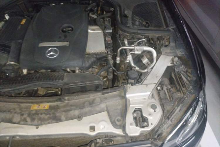 Used Mercedes-Benz E-Class 2018 E 300 L Luxury Model Engine Bay Left
