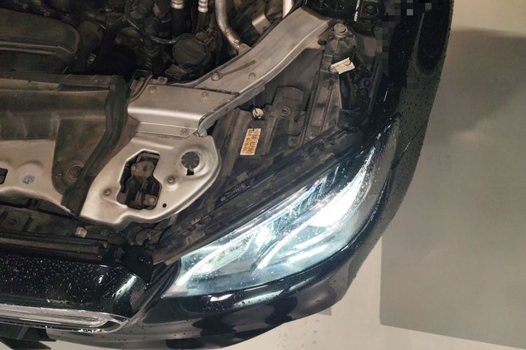 Used Mercedes-Benz E-Class 2018 E 300 L Sport Luxury Edition Engine Bay Left