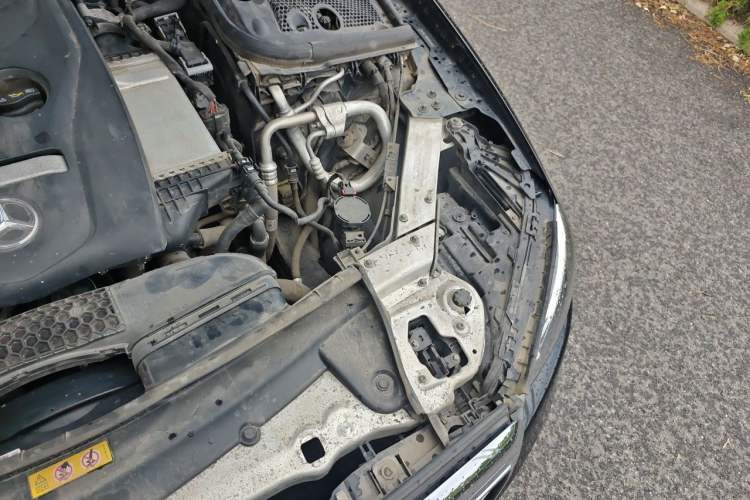 Used Mercedes-Benz E-Class 2018 Facelift E 200 L Engine Bay Left