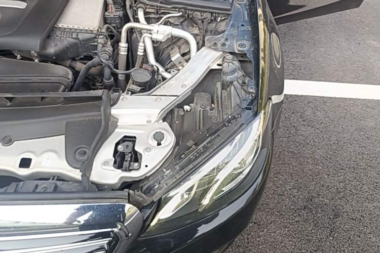 Used Mercedes-Benz E-Class 2018 Facelifted E 300 L Stylish Version Engine Bay Left