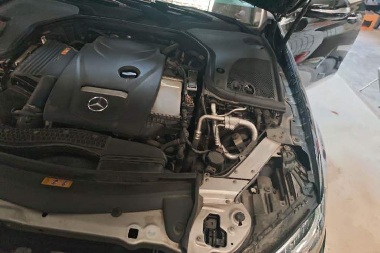Used Mercedes-Benz E-Class 2018 Facelift E 200 L Engine Bay Left