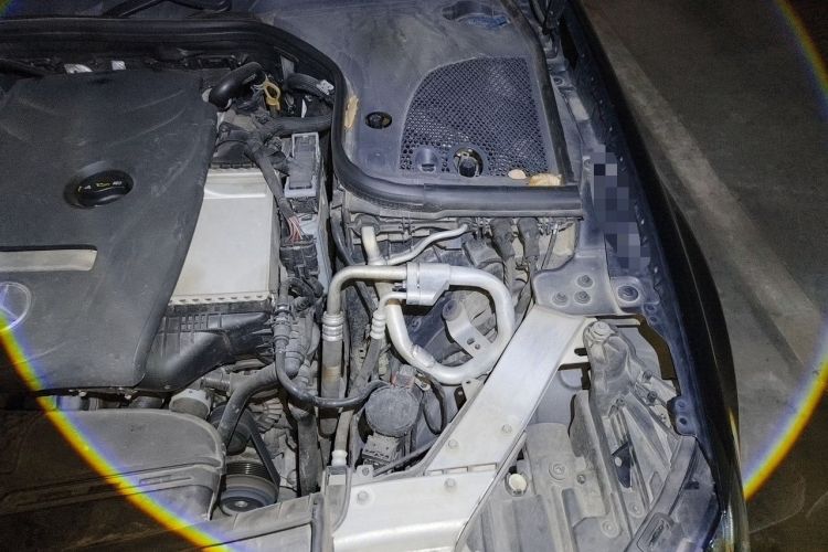Used Mercedes-Benz E-Class 2018 E 300 L Sport Luxury Edition Engine Bay Left