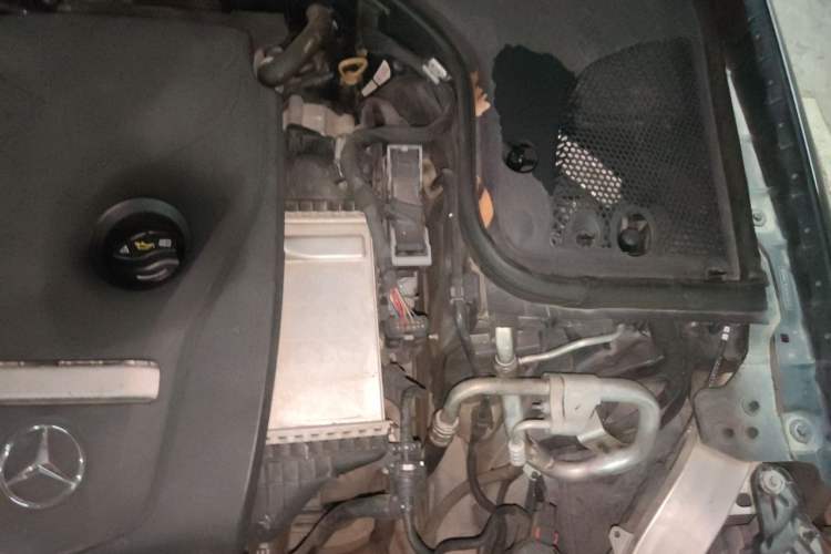 Used Mercedes-Benz E-Class 2018 Facelift E 200 L Engine Bay Left
