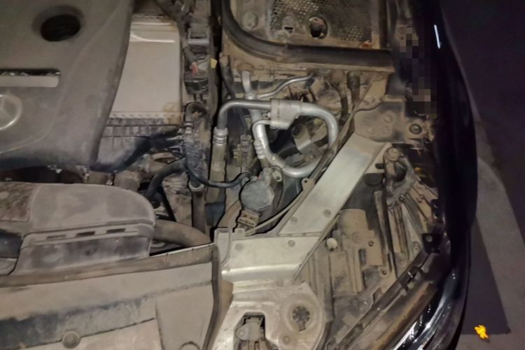 Used Mercedes-Benz E-Class 2018 E 200 L Sport Edition Engine Bay Left