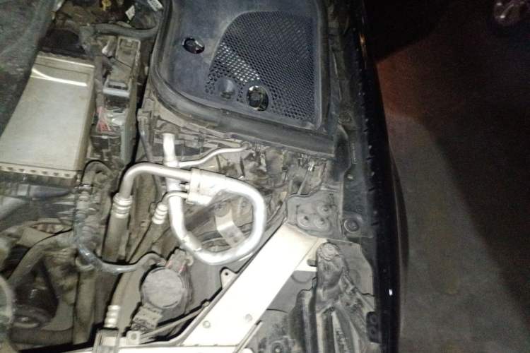 Used Mercedes-Benz E-Class 2018 E 300 L Luxury Model Engine Bay Left