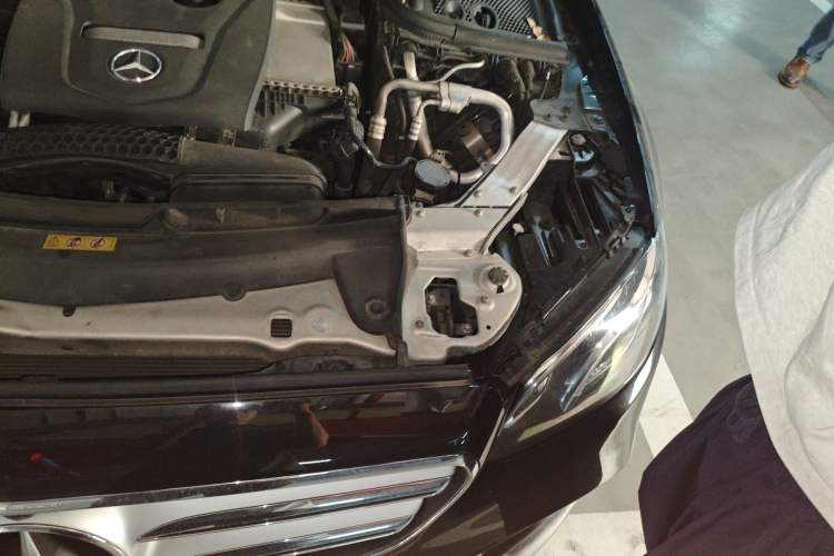 Used Mercedes-Benz E-Class 2018 Restyled E 300 L Sporty and Stylish Edition Engine Bay Left