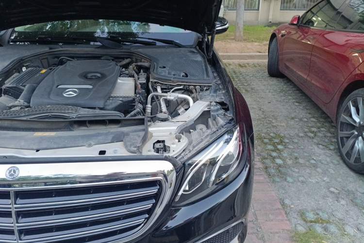 Used Mercedes-Benz E-Class 2018 Facelift E 200 L Engine Bay Left