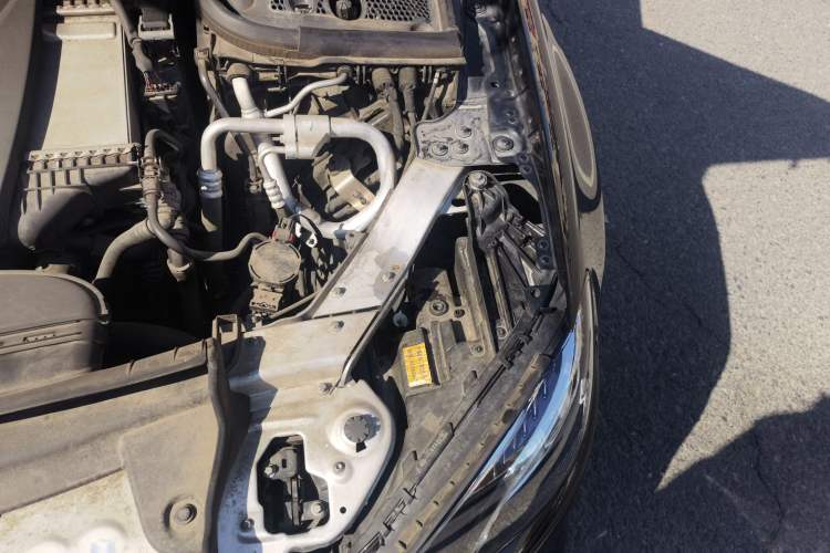 Used Mercedes-Benz E-Class 2018 E 200 L Sport 4MATIC Engine Bay Left