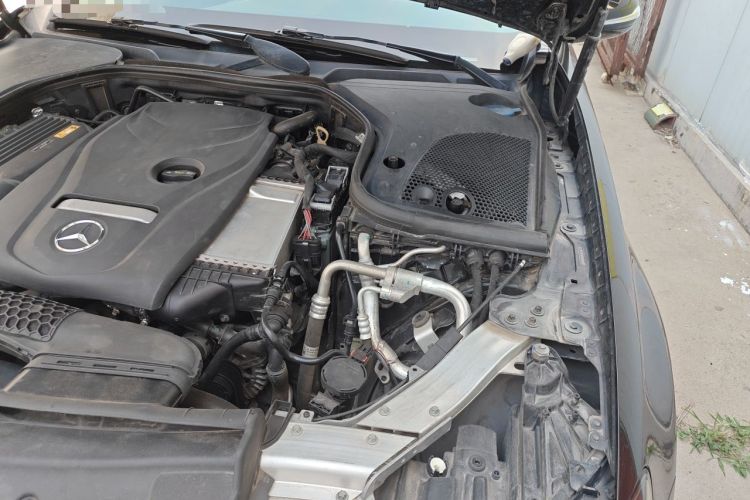 Used Mercedes-Benz E-Class 2018 E 200 L Engine Bay Left